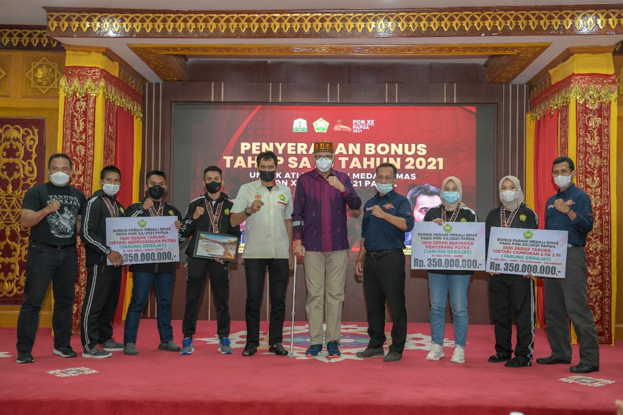 Atlet Aceh Peraih Medali PON Papua Terima Bonus Dari Gubernur Nova ...